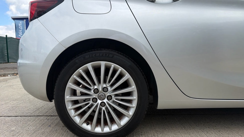 Vauxhall Astra 1.0T 12V ecoFLEX Elite 5dr Petrol Hatchback - Image 7