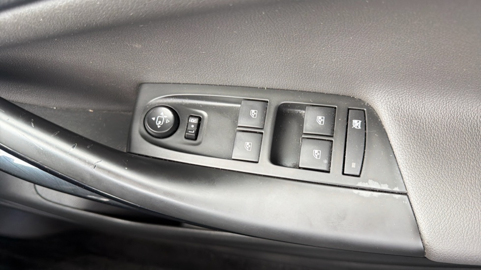 Vauxhall Astra 1.0T 12V ecoFLEX Elite 5dr Petrol Hatchback - Image 26