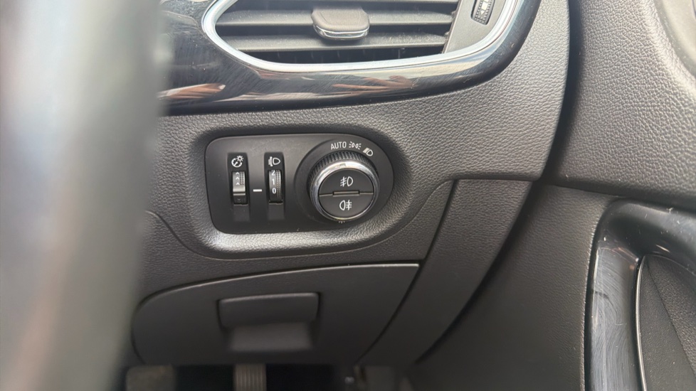 Vauxhall Astra 1.0T 12V ecoFLEX Elite 5dr Petrol Hatchback - Image 27
