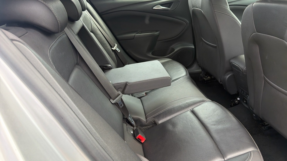 Vauxhall Astra 1.0T 12V ecoFLEX Elite 5dr Petrol Hatchback - Image 32