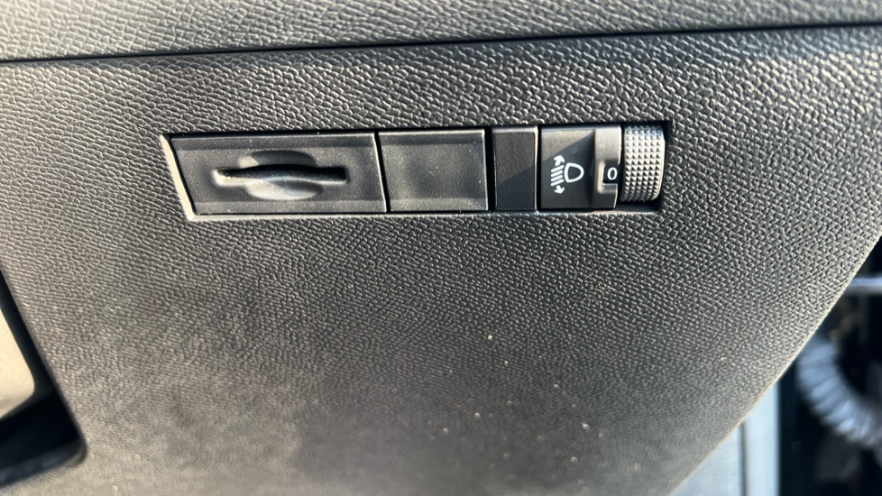 Vauxhall Astra 1.2 Turbo 130 GS 5dr Auto Petrol Hatchback - Image 27