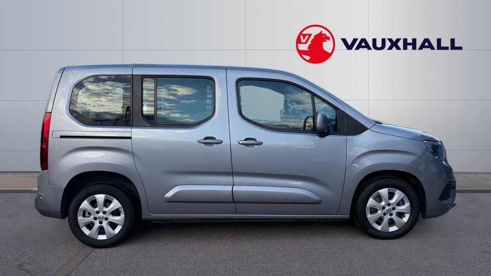 Vauxhall Combo Life 1.5 Turbo D Energy 5dr [7 seat] Diesel Estate - Image 5