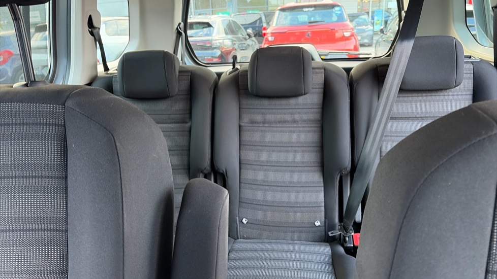 Vauxhall Combo Life 1.5 Turbo D Energy 5dr [7 seat] Diesel Estate - Image 15