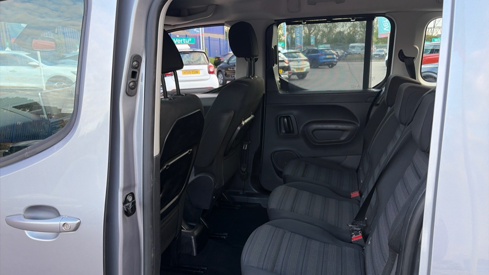 Vauxhall Combo Life 1.5 Turbo D Energy 5dr [7 seat] Diesel Estate - Image 16