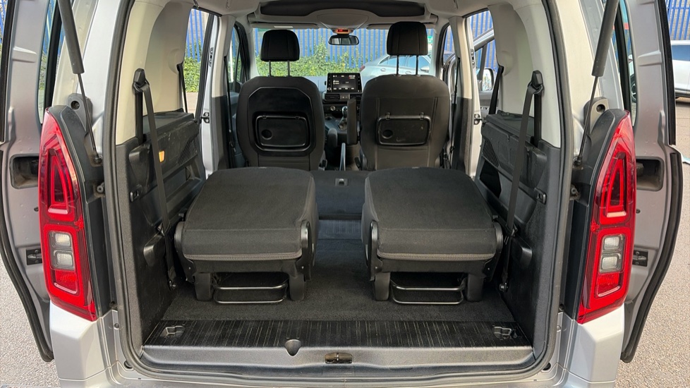 Vauxhall Combo Life 1.5 Turbo D Energy 5dr [7 seat] Diesel Estate - Image 23