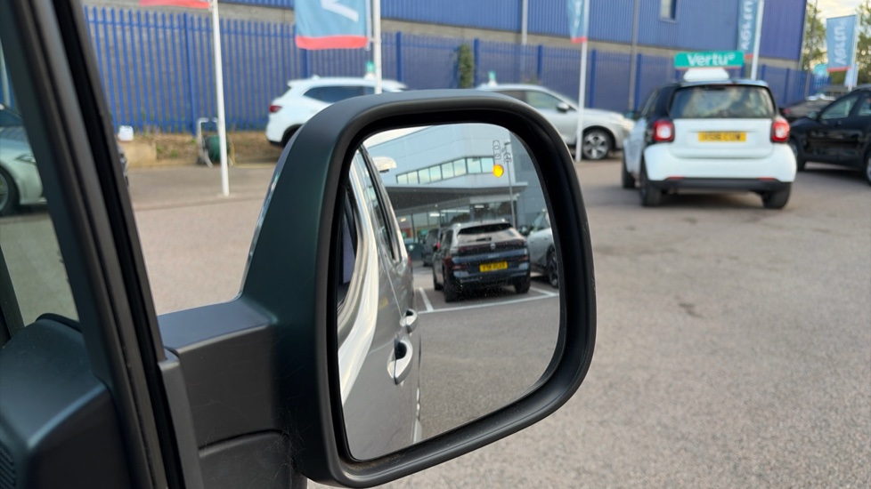 Vauxhall Combo Life 1.5 Turbo D Energy 5dr [7 seat] Diesel Estate - Image 24