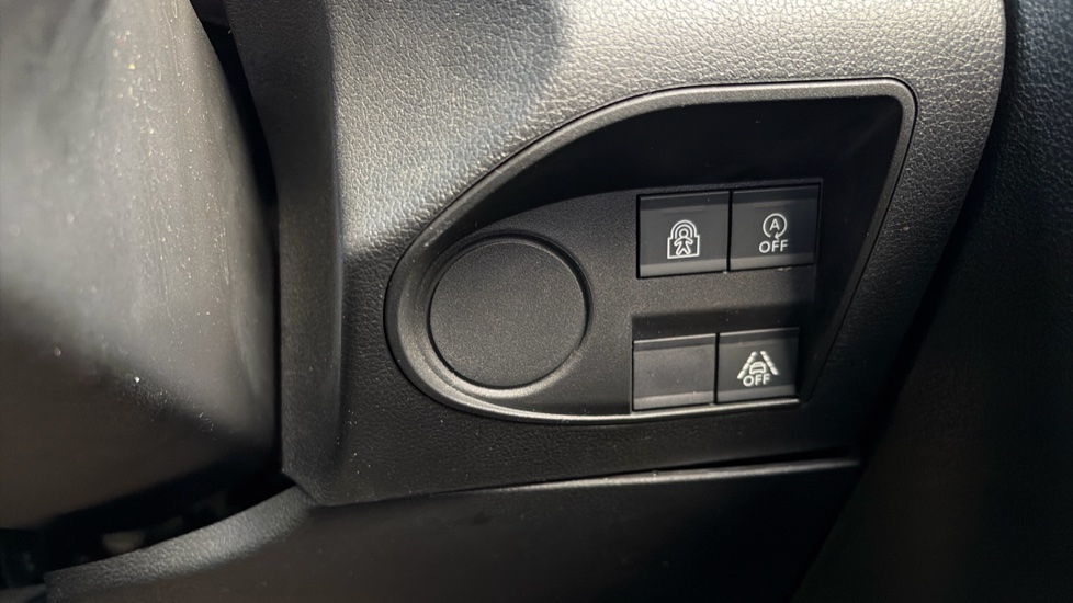 Vauxhall Combo Life 1.5 Turbo D Energy 5dr [7 seat] Diesel Estate - Image 26