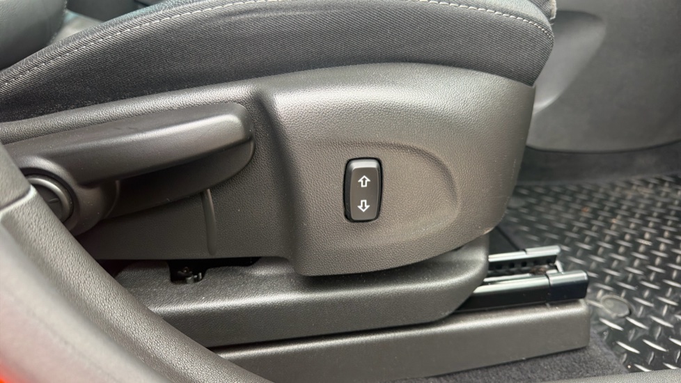 Vauxhall Crossland 1.2 Turbo [130] Ultimate 5dr Auto Petrol Hatchback - Image 28