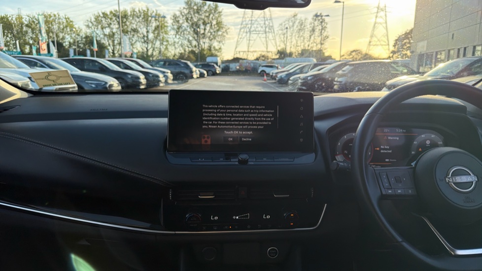 Nissan Qashqai 1.3 DiG-T MH 158 N-Connecta 5dr Xtronic Petrol Hatchback - Image 12