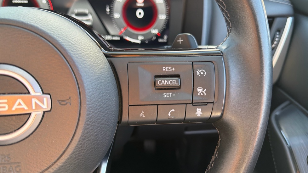 Nissan Qashqai 1.3 DiG-T MH 158 N-Connecta 5dr Xtronic Petrol Hatchback - Image 24