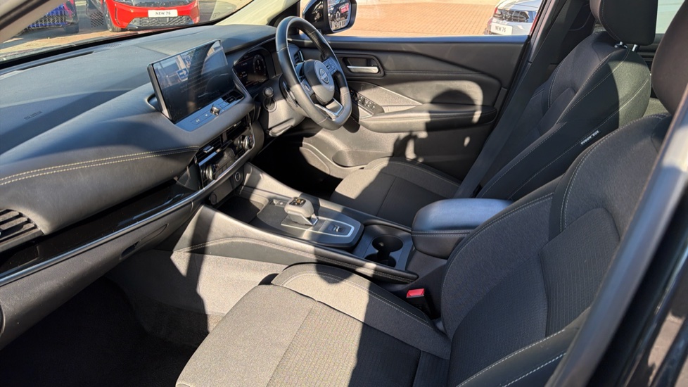 Nissan Qashqai 1.3 DiG-T MH 158 N-Connecta 5dr Xtronic Petrol Hatchback - Image 6