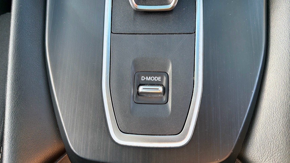 Nissan Qashqai 1.3 DiG-T MH 158 N-Connecta 5dr Xtronic Petrol Hatchback - Image 18