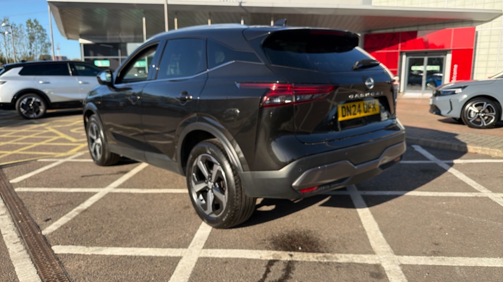Nissan Qashqai 1.3 DiG-T MH 158 N-Connecta 5dr Xtronic Petrol Hatchback - Image 30