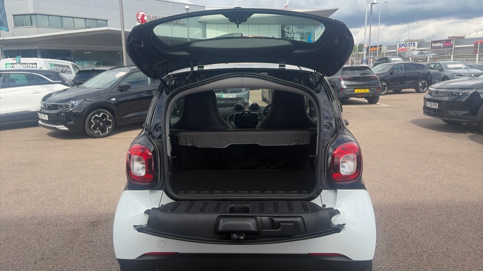 smart fortwo coupe 1.0 Prime 2dr Auto Petrol Coupe - Image 4