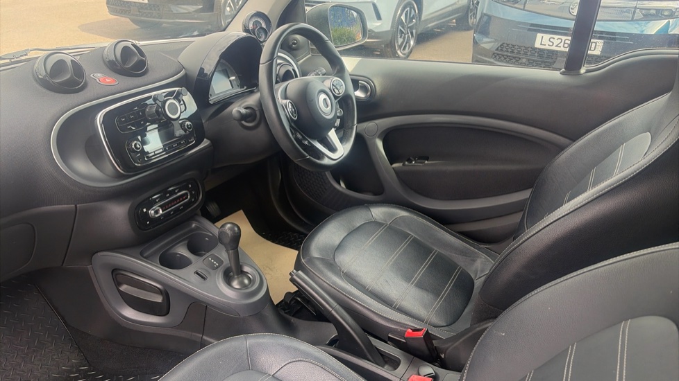 smart fortwo coupe 1.0 Prime 2dr Auto Petrol Coupe - Image 9