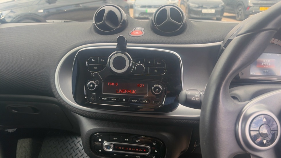smart fortwo coupe 1.0 Prime 2dr Auto Petrol Coupe - Image 12