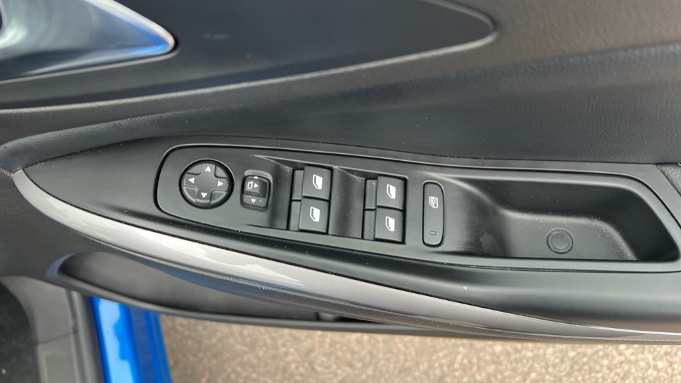 Vauxhall Grandland 1.2 Turbo Ultimate 5dr Auto Petrol Hatchback - Image 37