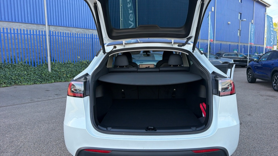 Tesla Model Y Long Range AWD 5dr Auto Electric Hatchback - Image 4