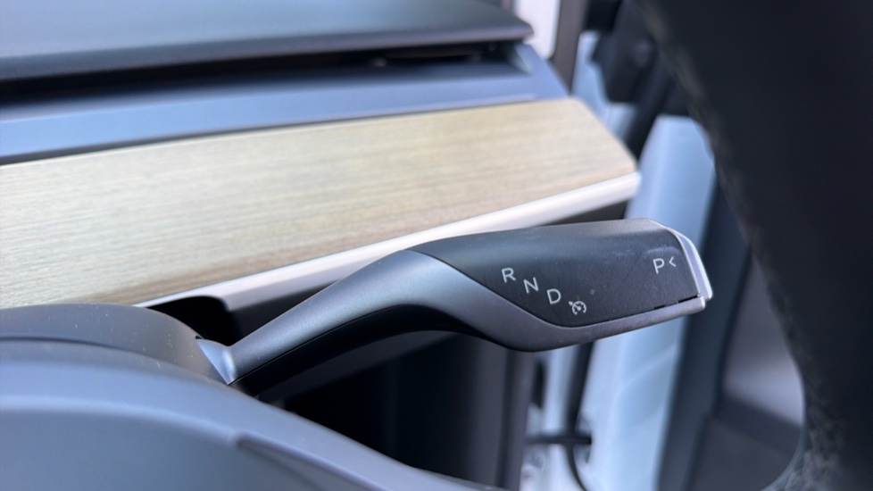 Tesla Model Y Long Range AWD 5dr Auto Electric Hatchback - Image 13