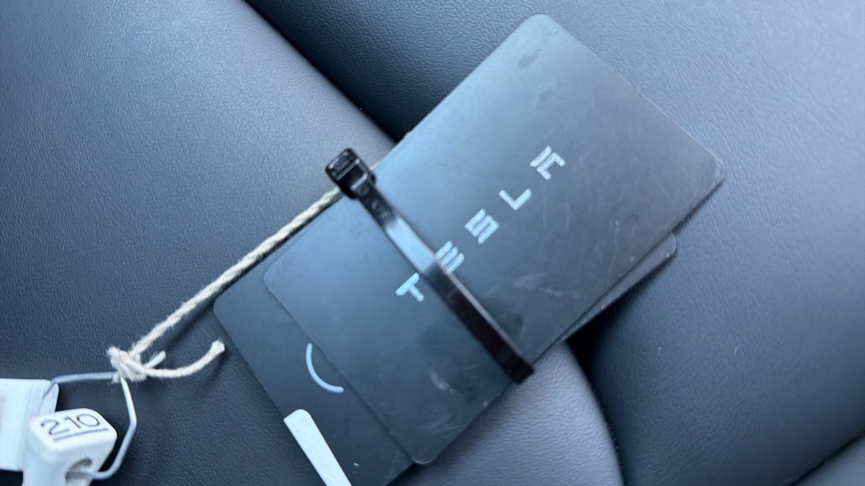Tesla Model Y Long Range AWD 5dr Auto Electric Hatchback - Image 19