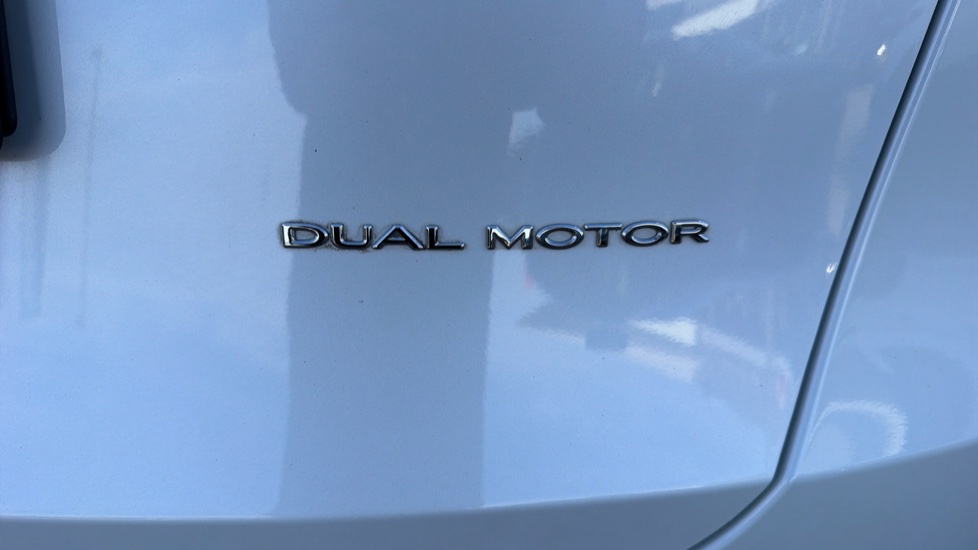 Tesla Model Y Long Range AWD 5dr Auto Electric Hatchback - Image 22