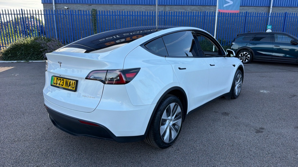 Tesla Model Y Long Range AWD 5dr Auto Electric Hatchback - Image 24