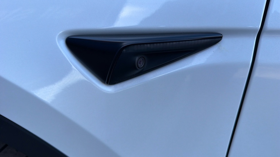 Tesla Model Y Long Range AWD 5dr Auto Electric Hatchback - Image 27
