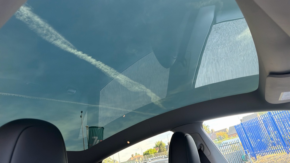 Tesla Model Y Long Range AWD 5dr Auto Electric Hatchback - Image 33