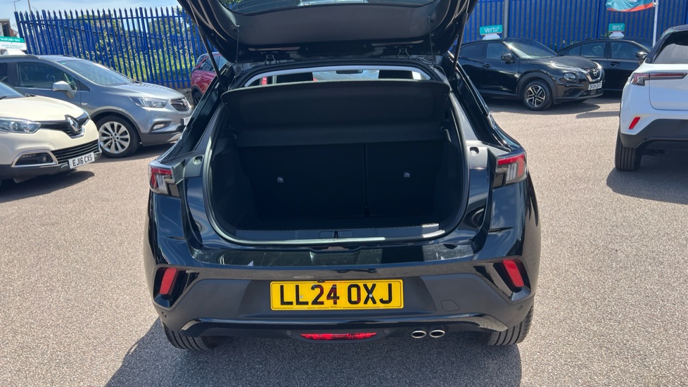 Vauxhall Mokka 1.2 Turbo 136 Design 5dr Petrol Hatchback - Image 4