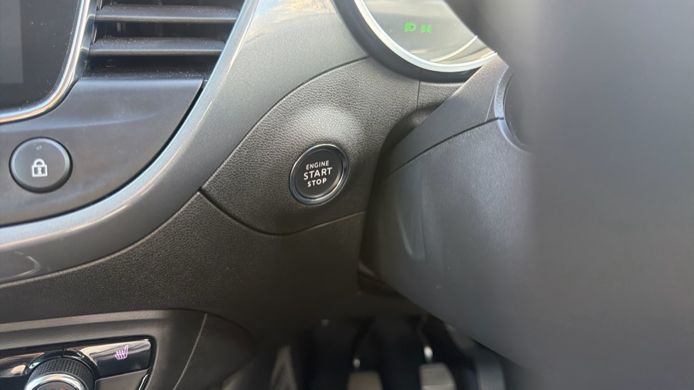 Vauxhall Crossland 1.2 Turbo Ultimate 5dr Petrol Hatchback - Image 30