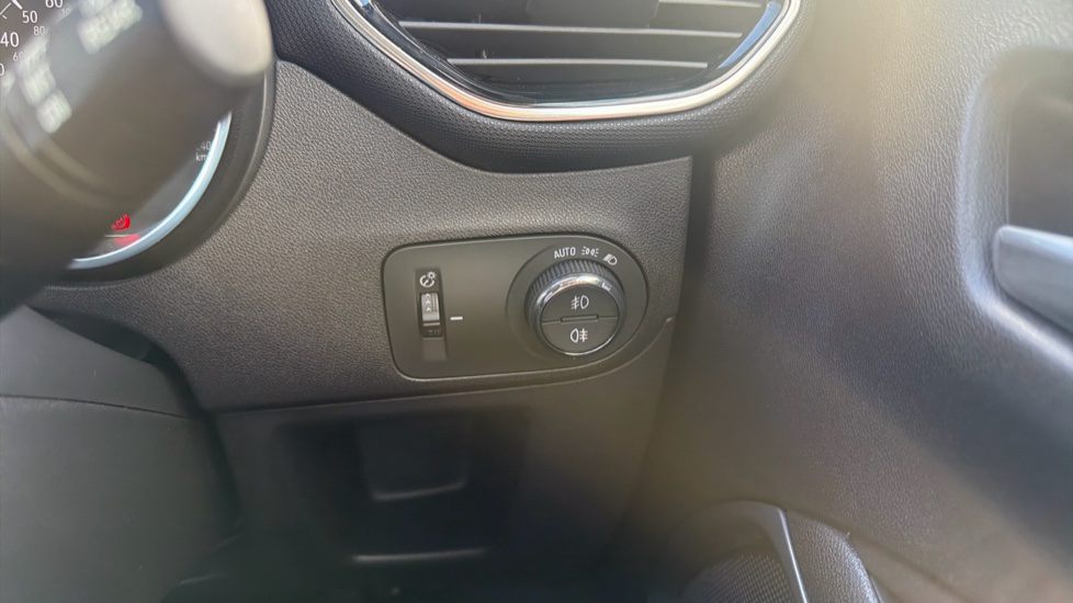 Vauxhall Crossland 1.2 Turbo Ultimate 5dr Petrol Hatchback - Image 32