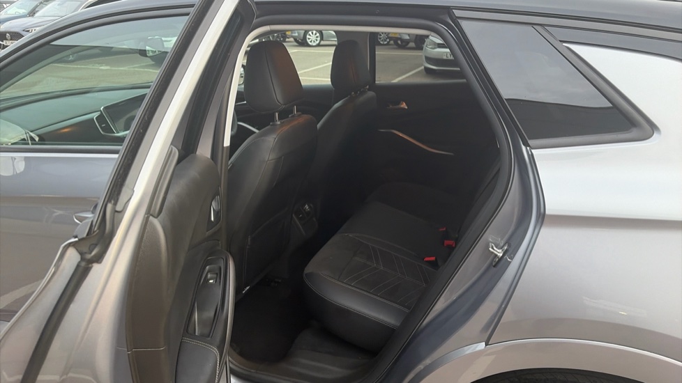Vauxhall Grandland 1.2 Turbo Ultimate 5dr Auto Petrol Hatchback - Image 16