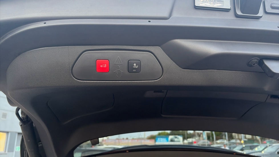 Vauxhall Grandland 1.2 Turbo Ultimate 5dr Auto Petrol Hatchback - Image 35