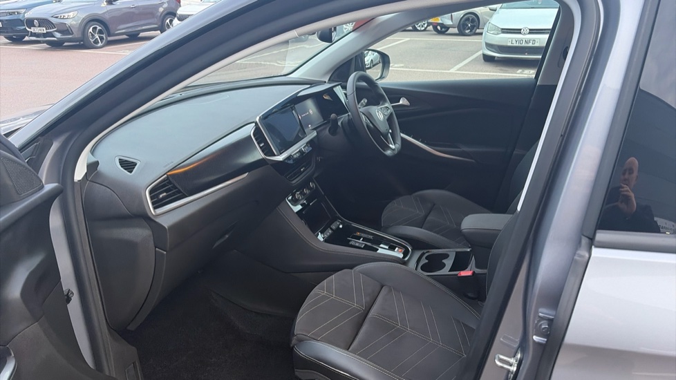 Vauxhall Grandland 1.2 Turbo Ultimate 5dr Auto Petrol Hatchback - Image 40