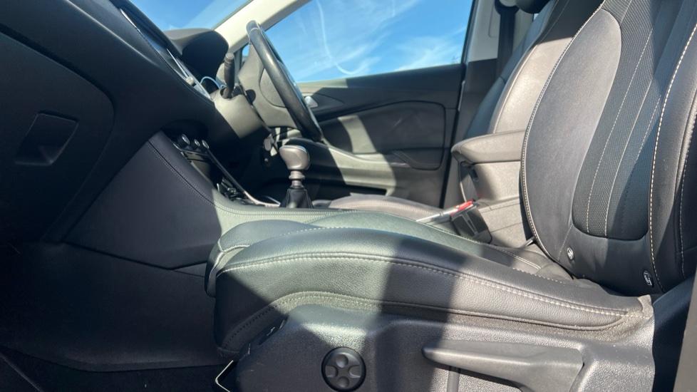 Vauxhall Grandland X 1.2 Turbo Elite Nav 5dr Petrol Hatchback - Image 32