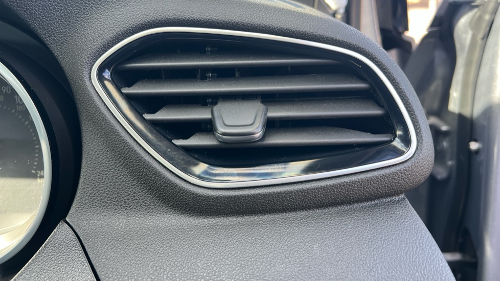 Vauxhall Grandland X 1.2 Turbo Elite Nav 5dr Petrol Hatchback - Image 39