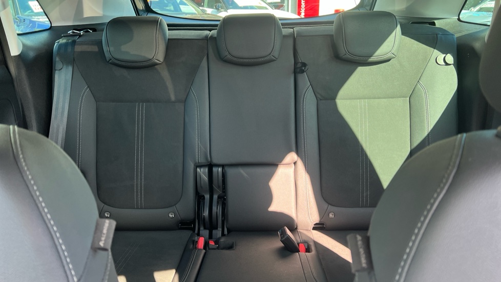 Vauxhall Crossland 1.2 Turbo [130] Ultimate 5dr Auto Petrol Hatchback - Image 15
