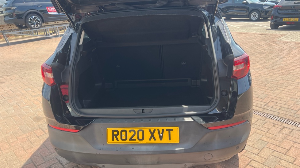 Vauxhall Grandland X 1.2 Turbo SE 5dr Petrol Hatchback - Image 4