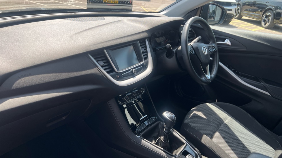 Vauxhall Grandland X 1.2 Turbo SE 5dr Petrol Hatchback - Image 9