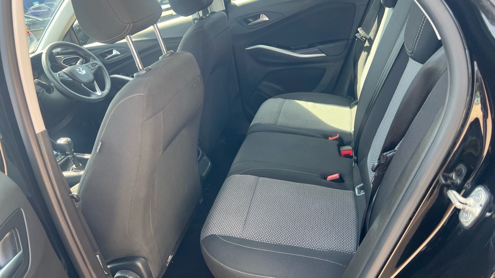 Vauxhall Grandland X 1.2 Turbo SE 5dr Petrol Hatchback - Image 16