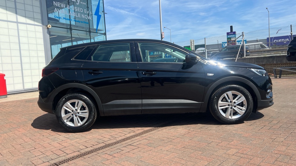 Vauxhall Grandland X 1.2 Turbo SE 5dr Petrol Hatchback - Image 28