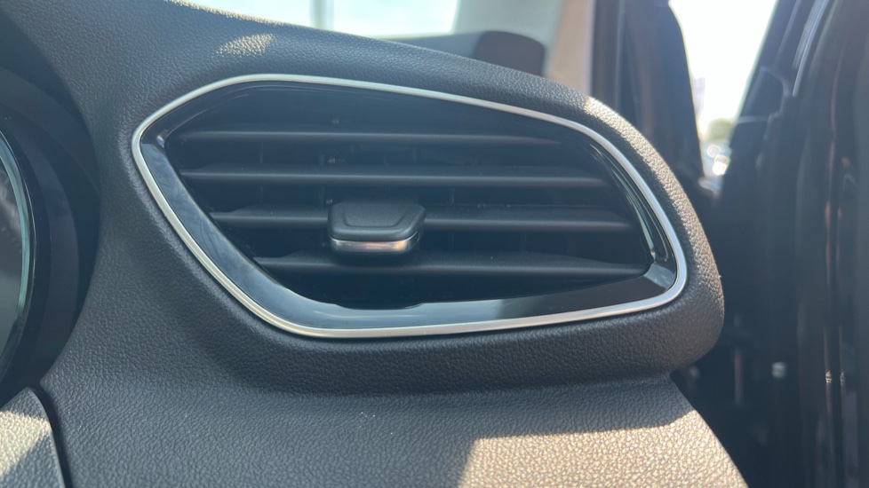 Vauxhall Grandland X 1.2 Turbo SE 5dr Petrol Hatchback - Image 38