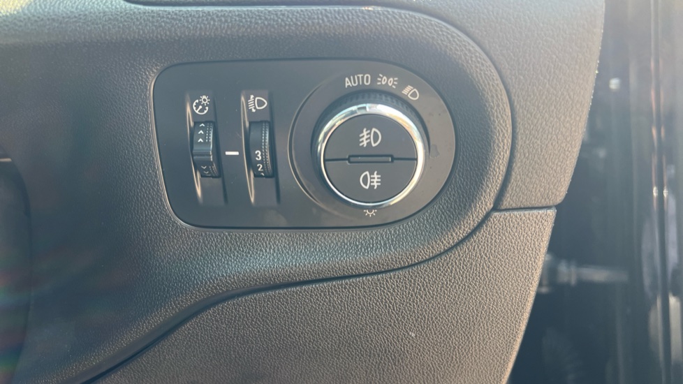 Vauxhall Grandland X 1.2 Turbo SE 5dr Petrol Hatchback - Image 39