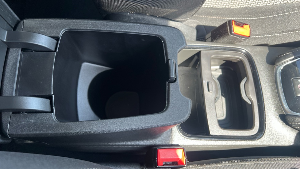 Vauxhall Grandland X 1.2 Turbo SE 5dr Petrol Hatchback - Image 44
