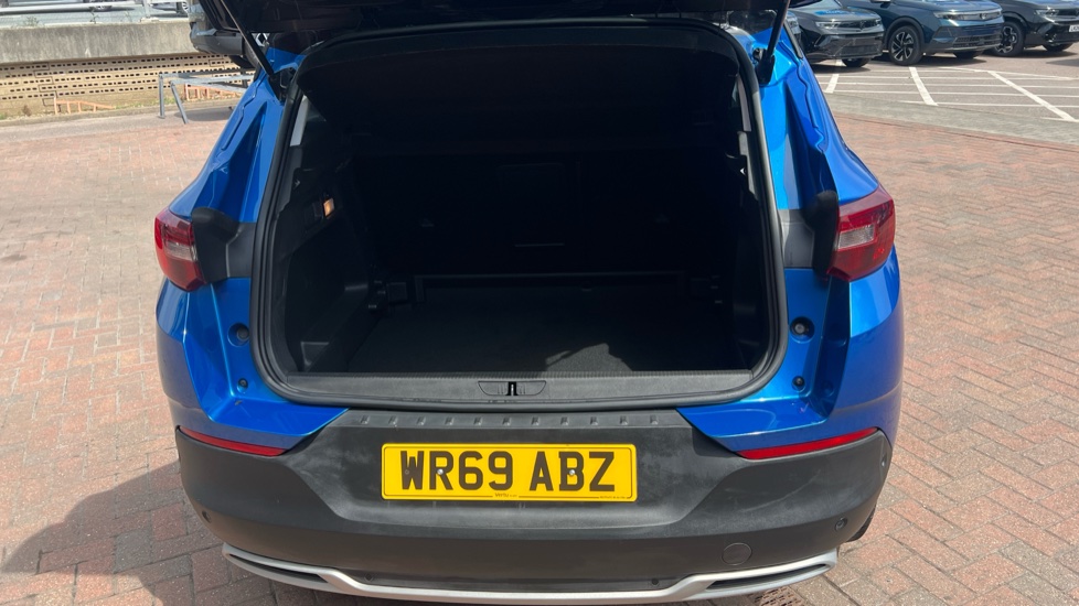 Vauxhall Grandland X 1.2 Turbo SRi Nav 5dr Auto Petrol Hatchback - Image 4