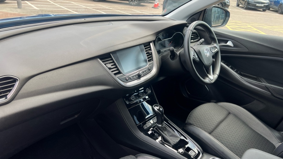 Vauxhall Grandland X 1.2 Turbo SRi Nav 5dr Auto Petrol Hatchback - Image 9