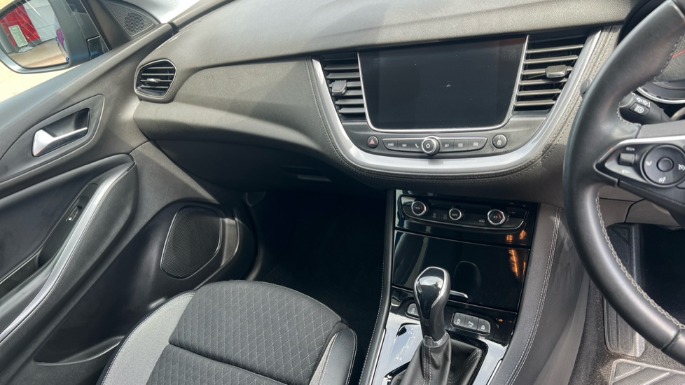 Vauxhall Grandland X 1.2 Turbo SRi Nav 5dr Auto Petrol Hatchback - Image 14