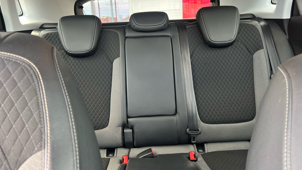 Vauxhall Grandland X 1.2 Turbo SRi Nav 5dr Auto Petrol Hatchback - Image 15