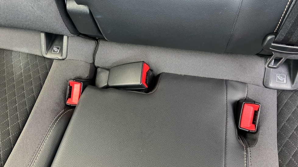 Vauxhall Grandland X 1.2 Turbo SRi Nav 5dr Auto Petrol Hatchback - Image 17