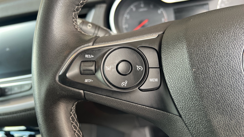 Vauxhall Grandland X 1.2 Turbo SRi Nav 5dr Auto Petrol Hatchback - Image 35